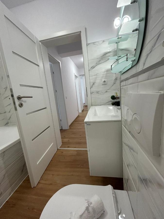 Apartment Pitters One